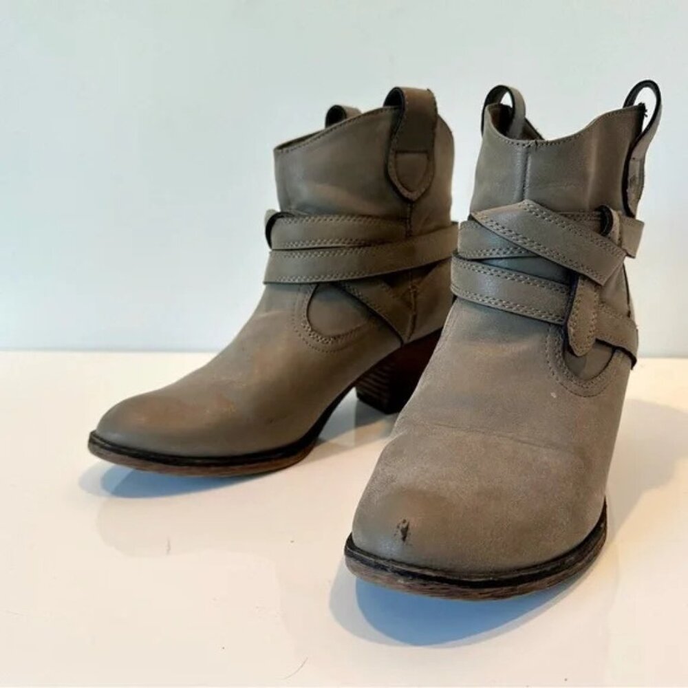 Rocket Dog Women's Sayla Gray/Taupe Modern Western Ankle Boot, Size 8.5 - Picture 3 of 14